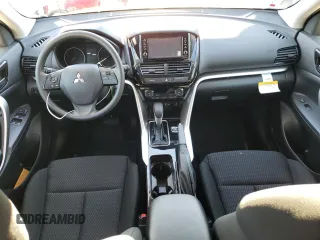 2024 Mitsubishi Eclipse Cross ES z VIN JA4ATUAA0RZ067663, wystawiony jako Copart lot #80663844 z przebiegiem 4 mil mil oraz Szkoda całkowita • Salvage title. Historia ofert i sprzedaży dostępna na DreamBid. Obrazek 8.