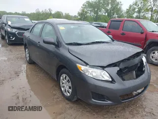 2009 Toyota Corolla z VIN 2T1BU40E19C115791, wystawiony jako IAAI lot #42319420 z przebiegiem 183 011 mil mil oraz . Historia ofert i sprzedaży dostępna na DreamBid. Obrazek 1.