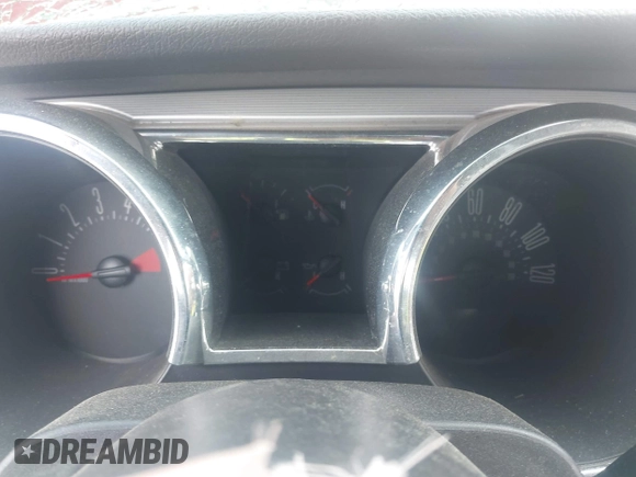 2007 Ford Mustang Deluxe with VIN 1ZVHT84NX75334058, listed as a IAAI auction lot 42187157 with Not provided miles and . Bid and sale history available at DreamBid. Image 7.