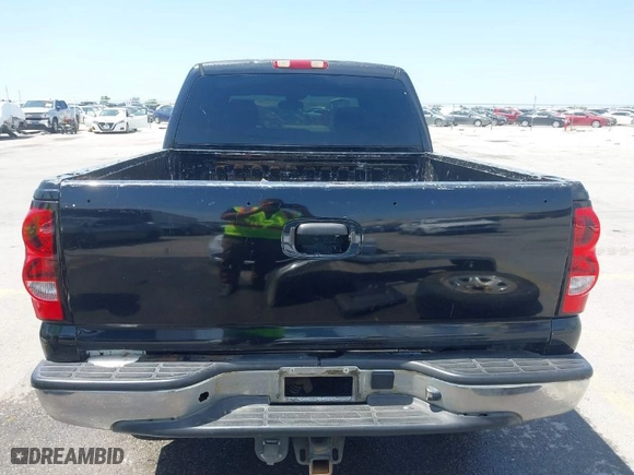 2006 Chevrolet Silverado 1500 LS with VIN 2GCEK13V561331599, listed as a IAAI auction lot 41990540 with 364,675 mi miles. Bid and sale history available at carsss.com. Image 17.