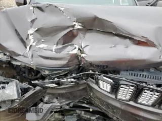 2019 Jeep Grand Cherokee Altitude z VIN 1C4RJEAG4KC811167, wystawiony jako Copart lot #55943695 z przebiegiem 131 090 mil mil oraz Szkoda całkowita • Salvage title. Historia ofert i sprzedaży dostępna na DreamBid. Obrazek 11.