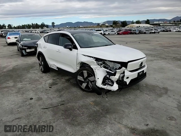 2023 Volvo C40 Ultimate с VIN YV4ED3GM8P2037040, выставлен на аукционе Copart как лот 37162894 с пробегом Не указан миль и . История ставок и продаж доступна на DreamBid. Изображение 12.