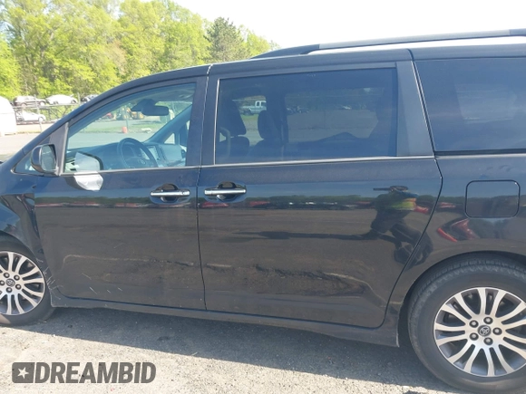 2018 Toyota Sienna XLE Auto Access Seat with VIN 5TDYZ3DC2JS926543, listed as a IAAI auction lot 42250898 with 138,489 mi miles and . Bid and sale history available at DreamBid. Image 14.