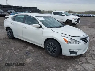 2014 Nissan Altima SV with VIN 1N4AL3AP7EC141832, listed as a IAAI auction lot 42019574 with 124,802 mi miles and . Bid and sale history available at carsss.com. Image 1.