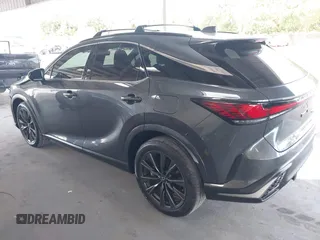 2024 Lexus RX 350 z VIN 2T2BAMCA8RC055389, wystawiony jako IAAI lot #42146492 z przebiegiem 18 002 mil mil oraz . Historia ofert i sprzedaży dostępna na DreamBid. Obrazek 3.