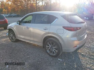 2024 Mazda CX-5 2.5 S Premium Package with VIN JM3KFBDL7R0470375, listed as a IAAI auction lot 40657155 with 8,584 mi miles. Bid and sale history available at carsss.com. Image 3.