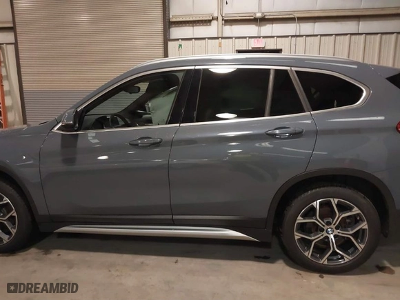 2022 BMW X1 xDrive28i with VIN WBXJG9C0XN5V02558, listed as a IAAI auction lot 41522148 with 41,801 mi miles. Bid and sale history available at carsss.com. Image 14.