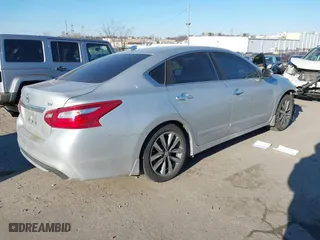 2016 Nissan Altima 2.5 SL with VIN 1N4AL3AP8GC112214, listed as a IAAI auction lot 41328138 with 131,288 mi miles. Bid and sale history available at carsss.com. Image 4.