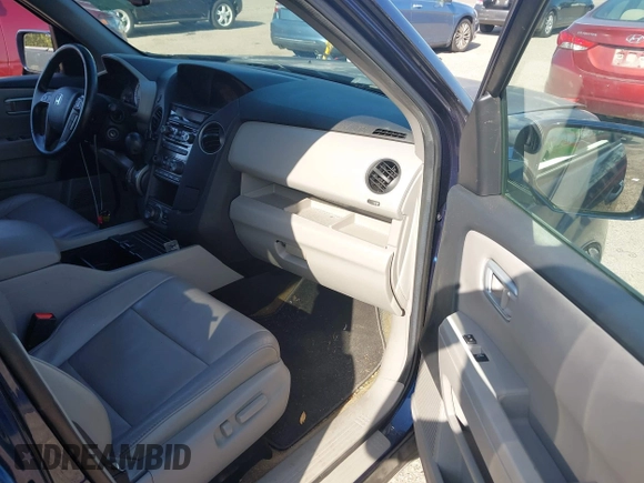 2014 Honda Pilot Touring with VIN 5FNYF4H92EB019248, listed as a IAAI auction lot 41942963 with 136,183 mi miles and . Bid and sale history available at carsss.com. Image 5.