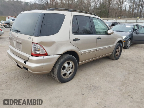2002 Mercedes-Benz M 320/430/500 z VIN 4JGAB54E82A308902, wystawiony jako IAAI lot #41779482 z przebiegiem 99 933 mil mil oraz . Historia ofert i sprzedaży dostępna na DreamBid. Obrazek 4.