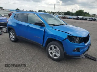 2023 Jeep Compass Latitude z VIN 3C4NJDBN1PT537959, wystawiony jako Copart lot #59963855 z przebiegiem 24 636 mil mil oraz Szkoda całkowita • Salvage title. Historia ofert i sprzedaży dostępna na DreamBid. Obrazek 4.