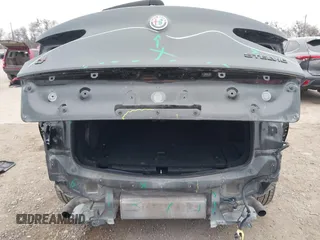2019 Alfa Romeo Stelvio Ti z VIN ZASPAKBNXK7C44188, wystawiony jako IAAI lot #41320657 z przebiegiem 89 927 mil mil oraz . Historia ofert i sprzedaży dostępna na DreamBid. Obrazek 6.