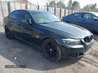 2011 BMW 3 Series 328i xDrive z VIN WBAPK5G50BNN80666, wystawiony jako IAAI lot #41876305 z przebiegiem 155 104 mil mil oraz . Historia ofert i sprzedaży dostępna na DreamBid. Obrazek 1.