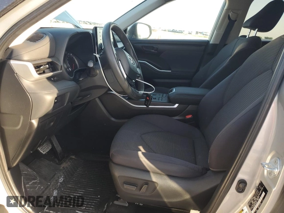 2020 Toyota Highlander L with VIN 5TDCZRBH8LS030357, listed as a Copart auction lot 52775755 with 106,402 mi miles and Clean title. Bid and sale history available at DreamBid. Image 7.