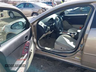 2006 Pontiac G6 1SV z VIN 1G2ZF55B164272088, wystawiony jako IAAI lot #41694126 z przebiegiem 59 900 mil mil oraz . Historia ofert i sprzedaży dostępna na DreamBid. Obrazek 5.