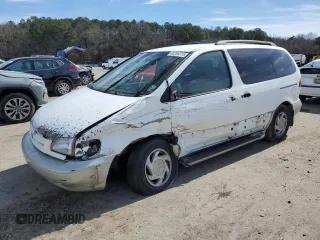 2000 Toyota Sienna LE with VIN 4T3ZF13C6YU290768, listed as a Copart auction lot 46255315 with 328,661 mi miles and Salvage Title. Bid and sale history available at carsss.com. Image 1.