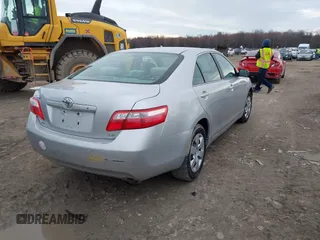 2009 Toyota Camry z VIN 4T1BE46K29U389669, wystawiony jako IAAI lot #41953360 z przebiegiem 176 136 mil mil oraz . Historia ofert i sprzedaży dostępna na DreamBid. Obrazek 4.