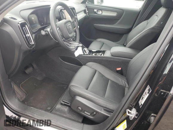 2025 Volvo XC40 Plus Bright Theme with VIN YV4L12UE8S2505476, listed as a Copart auction lot 59005825 with 2,886 mi miles and Clean title. Bid and sale history available at DreamBid. Image 7.