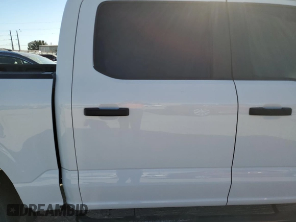 2024 Ford F-150 z VIN 1FTEW1KP8RKD04439, wystawiony jako Copart lot #73513144 z przebiegiem Nie podano mil oraz Czysty tytuł • Clean title. Historia ofert i sprzedaży dostępna na DreamBid. Obrazek 10.