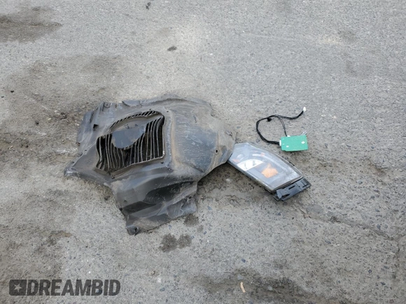 2013 Tesla Model S с VIN 5YJSA1CN3DFP05949, выставлен на аукционе Copart как лот 61244825 с пробегом 174 022 миль миль и Списание • Salvage title. История ставок и продаж доступна на DreamBid. Изображение 13.