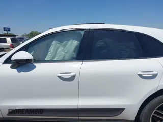 2021 Porsche Macan z VIN WP1AA2A59MLB00947, wystawiony jako IAAI lot #42013483 z przebiegiem Nie podano mil oraz . Historia ofert i sprzedaży dostępna na DreamBid. Obrazek 14.