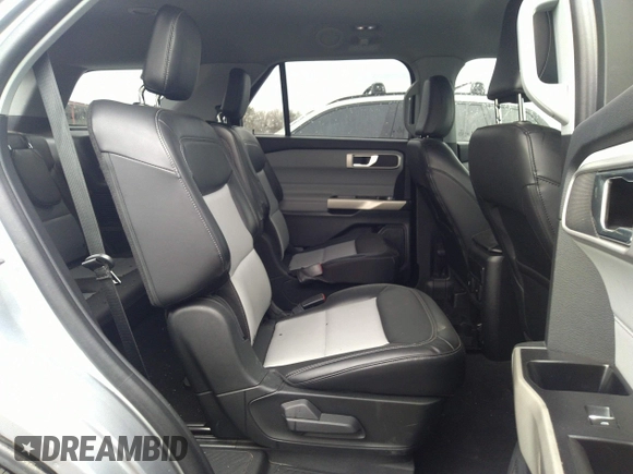 2022 Ford Explorer XLT z VIN 1FMSK8DH7NGB83988, wystawiony jako IAAI lot #41351547 z przebiegiem 60 668 mil mil oraz . Historia ofert i sprzedaży dostępna na DreamBid. Obrazek 8.