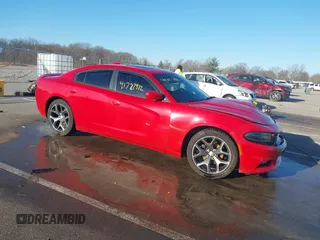 2015 Dodge Charger SXT z VIN 2C3CDXHG0FH858718, wystawiony jako IAAI lot #41727972 z przebiegiem 89 285 mil mil oraz . Historia ofert i sprzedaży dostępna na DreamBid. Obrazek 1.