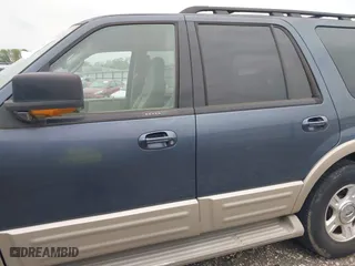 2005 Ford Expedition Eddie Bauer with VIN 1FMFU17525LA87052, listed as a IAAI auction lot 42042940 with 226,105 mi miles. Bid and sale history available at carsss.com. Image 6.