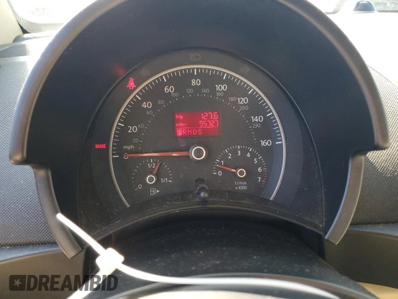 2010 Volkswagen Beetle Final Edition с VIN 3VWRW3AL0AM005940, выставлен на аукционе Copart как лот 49584805 с пробегом 95 727 миль миль и Списание • Salvage title. История ставок и продаж доступна на DreamBid. Изображение 9.