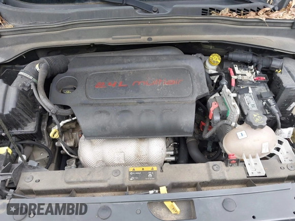 2018 Jeep Renegade Latitude z VIN ZACCJABB8JPJ33239, wystawiony jako IAAI lot #42270008 z przebiegiem 149 015 mil mil oraz . Historia ofert i sprzedaży dostępna na DreamBid. Obrazek 10.