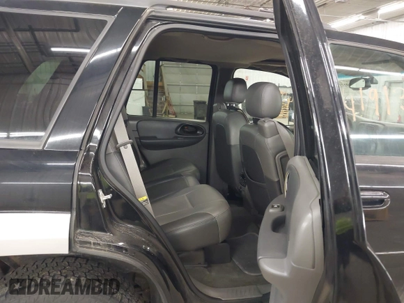 2004 Chevrolet TrailBlazer LS with VIN 1GNDT13S942308362, listed as a IAAI auction lot 41913292 with 153,458 mi miles. Bid and sale history available at carsss.com. Image 8.
