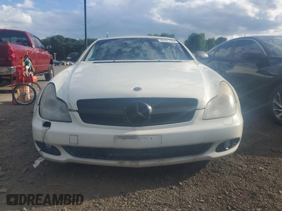 2008 Mercedes-Benz CLS-Class 5.5L with VIN WDDDJ72X88A118147, listed as a Copart auction lot 74606284 with 85,575 mi miles and Clean Title. Bid and sale history available at carsss.com. Image 5.