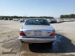 2000 Jaguar XJ with VIN SAJDA14C9YLF17465, listed as a Copart auction lot 75537214 with 115,918 mi miles and Salvage Title. Bid and sale history available at carsss.com. Image 6.