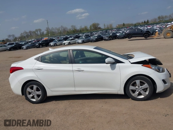 2013 Hyundai Elantra GLS z VIN 5NPDH4AE7DH328536, wystawiony jako IAAI lot #42138081 z przebiegiem 105 199 mil mil oraz . Historia ofert i sprzedaży dostępna na DreamBid. Obrazek 13.