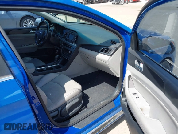 2015 Hyundai Sonata 2.4L Sport with VIN 5NPE34AF8FH099928, listed as a IAAI auction lot 42071898 with 180,440 mi miles. Bid and sale history available at carsss.com. Image 5.
