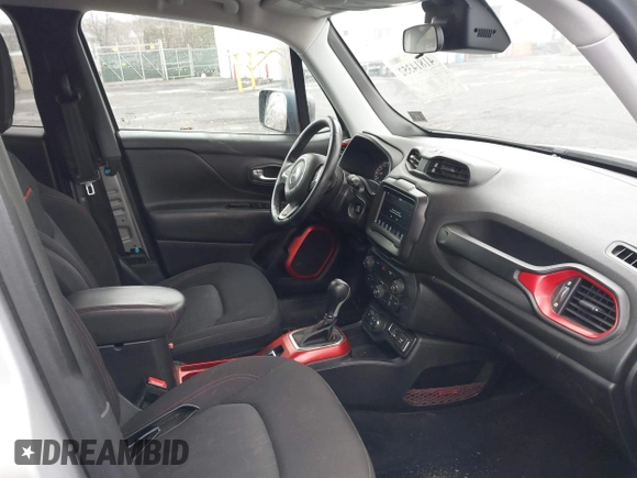 2018 Jeep Renegade Trailhawk with VIN ZACCJBCB1JPG74527, listed as a IAAI auction lot 41814352 with 71,120 mi miles. Bid and sale history available at carsss.com. Image 5.