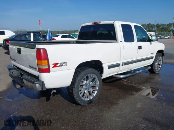 2002 Chevrolet Silverado 1500 LT with VIN 2GCEK19T421294092, listed as a IAAI auction lot 42149597 with 310,350 mi miles. Bid and sale history available at carsss.com. Image 4.