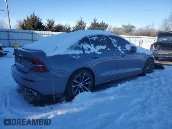 2022 Volvo S60 Momentum with VIN 7JRL12TZ2NG161790, listed as a Copart auction lot 38326004 with 0 mi miles. Bid and sale history available at carsss.com. Image 3.