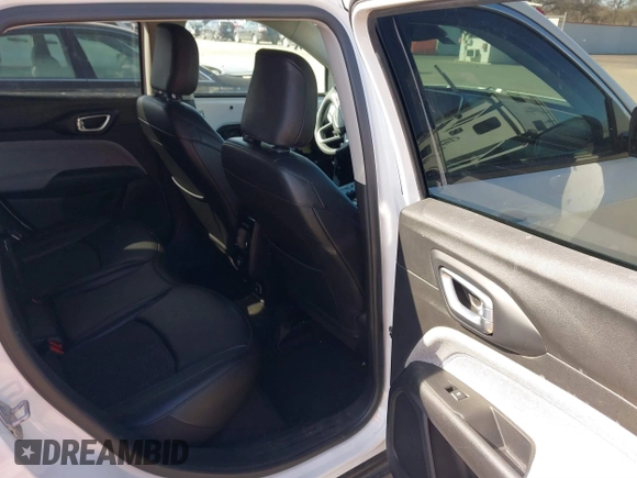 2022 Jeep Compass Latitude with VIN 3C4NJCBB8NT137684, listed as a IAAI auction lot 41391981 with 51,255 mi miles and . Bid and sale history available at carsss.com. Image 8.