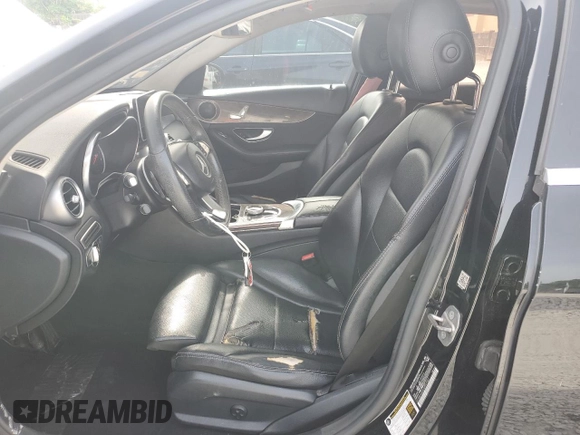 2017 Mercedes-Benz C 300 z VIN 55SWF4JB5HU197727, wystawiony jako Copart lot #62856795 z przebiegiem Nie podano mil oraz Czysty tytuł • Clean title. Historia ofert i sprzedaży dostępna na DreamBid. Obrazek 7.