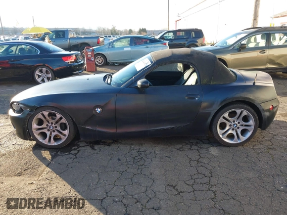 2004 BMW Z4 2.5i z VIN 4USBT33544LS51157, wystawiony jako IAAI lot #41343067 z przebiegiem 151 267 mil mil oraz . Historia ofert i sprzedaży dostępna na DreamBid. Obrazek 14.