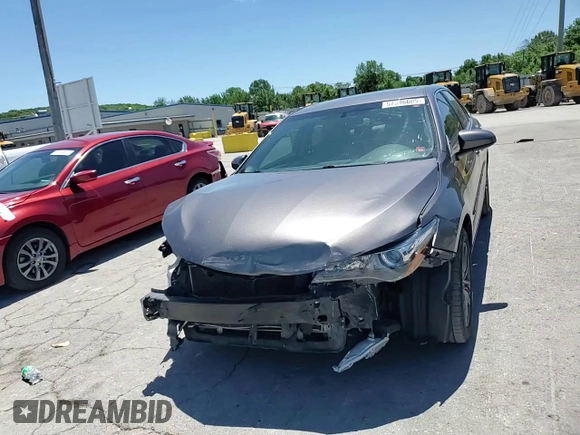 2017 Toyota Camry XLE z VIN 4T1BF1FK3HU302310, wystawiony jako Copart lot #57346605 z przebiegiem 154 422 mil mil oraz Szkoda całkowita • Salvage title. Historia ofert i sprzedaży dostępna na DreamBid. Obrazek 14.