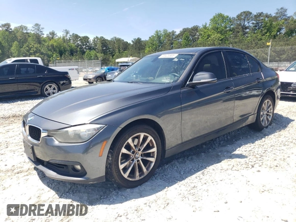 2016 BMW 3 Series 320i z VIN WBA8E1G50GNT35233, wystawiony jako Copart lot #55823885 z przebiegiem 223 210 mil mil oraz Czysty tytuł • Clean title. Historia ofert i sprzedaży dostępna na DreamBid. Obrazek 1.