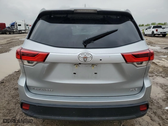 2019 Toyota Highlander SE with VIN 5TDKZRFH0KS559919, listed as a Copart auction lot 48600165 with 48,384 mi miles and Salvage Title. Bid and sale history available at carsss.com. Image 7.