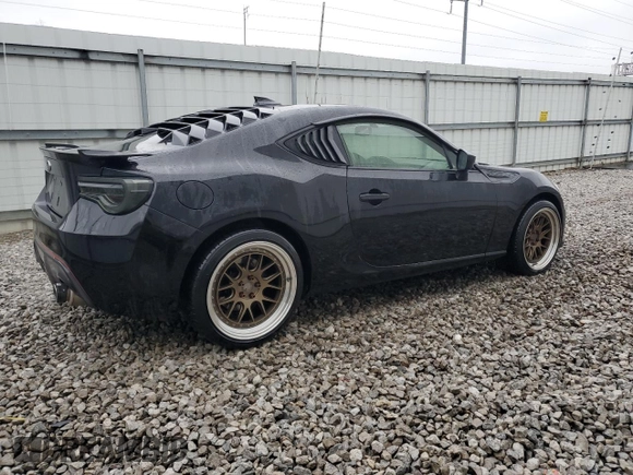 2013 Subaru BRZ Limited with VIN JF1ZCAC13D1608089, listed as a Copart auction lot 45036925 with 97,202 mi miles and Clean Title. Bid and sale history available at carsss.com. Image 3.