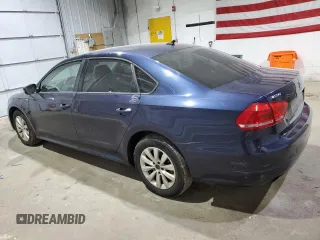 2014 Volkswagen Passat Wolfsburg Edition z VIN 1VWAT7A31EC099721, wystawiony jako Copart lot #52241945 z przebiegiem 151 115 mil mil oraz Czysty tytuł • Clean title. Historia ofert i sprzedaży dostępna na DreamBid. Obrazek 2.