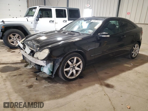 2005 Mercedes-Benz C 230 Kompressor with VIN WDBRN40J55A648975, listed as a Copart auction lot 62463675 with 252,393 mi miles and Salvage title. Bid and sale history available at DreamBid. Image 1.