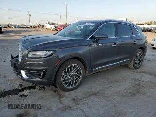 2020 Lincoln Nautilus Reserve z VIN 2LMPJ6K99LBL04375, wystawiony jako Copart lot #52895565 z przebiegiem 77 511 mil mil oraz Szkoda całkowita • Salvage title. Historia ofert i sprzedaży dostępna na DreamBid. Obrazek 1.