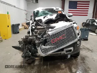 2015 GMC Sierra 2500HD available WiFi Denali with VIN 1GT120E8XFF623628, listed as a Copart auction lot 85371244 with 0 mi miles and Salvage Title. Bid and sale history available at carsss.com. Image 5.