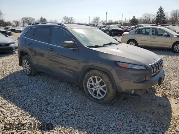 2017 Jeep Cherokee Latitude with VIN 1C4PJMCB6HW576135, listed as a Copart auction lot 47391675 with 88,874 mi miles and Salvage Title. Bid and sale history available at DreamBid. Image 4.